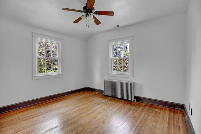 Building Photo - Charming & Upgraded 3BR Home in Arbutus wi...