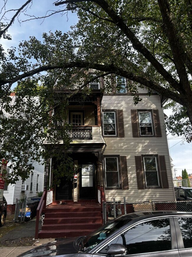 Foto del edificio - 37 Hotchkiss St