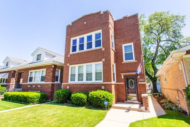 Foto del edificio - 5729 N Mulligan Ave