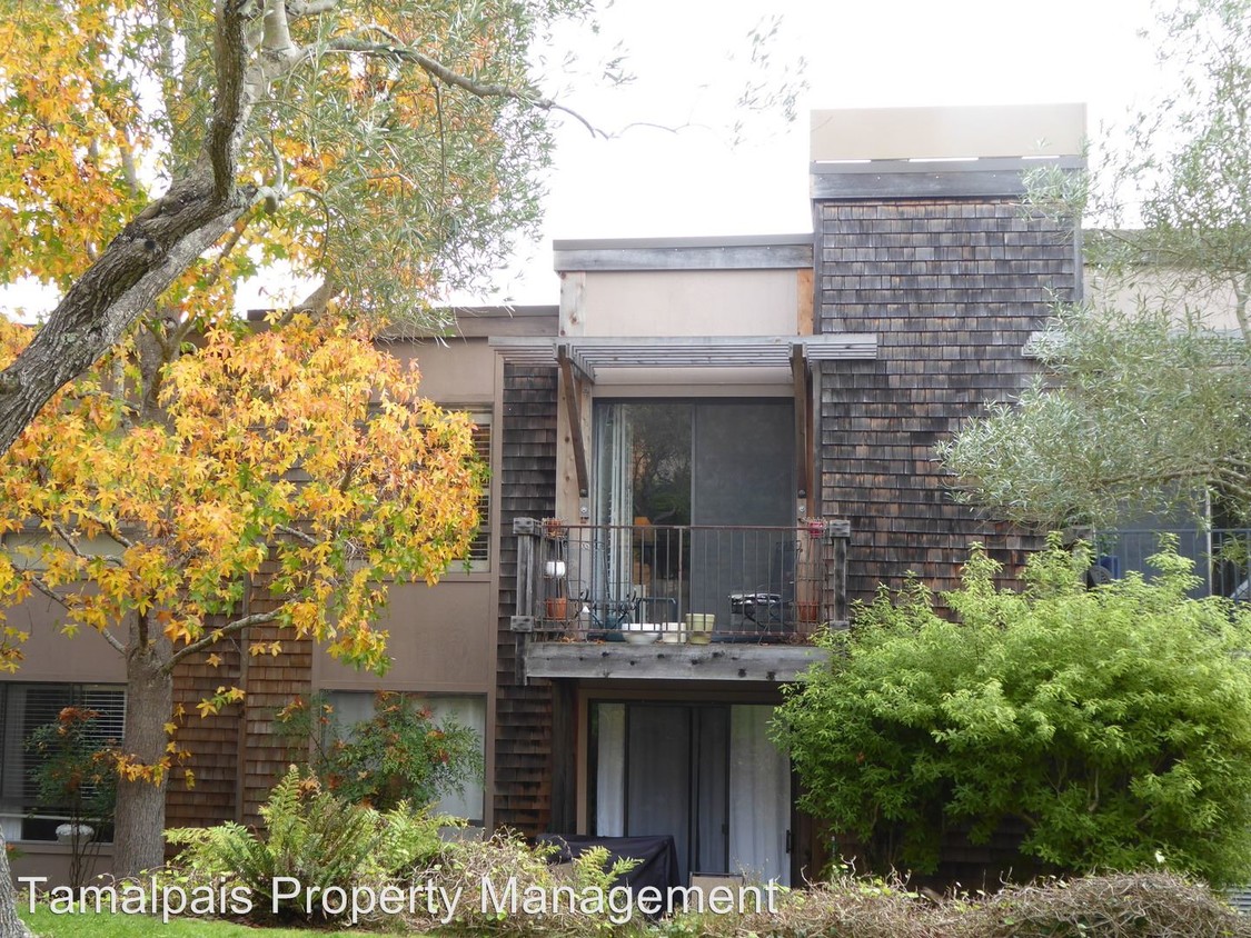 Primary Photo - 562 Seaver Dr