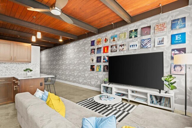 Foto del edificio - 2205 N Lamar Blvd