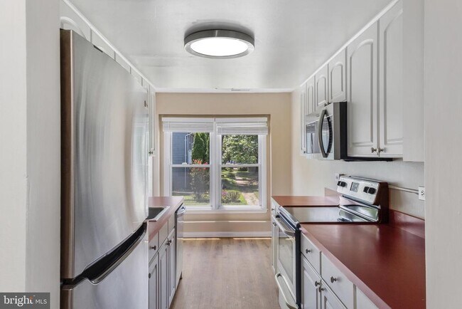Foto del edificio - 338 Charred Oak Ct