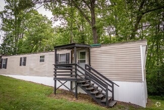 Building Photo - 1394 McGee St