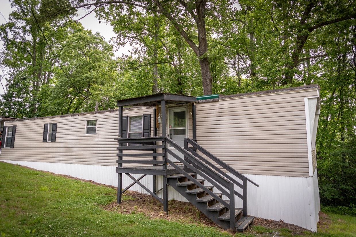 Primary Photo - 1394 McGee St