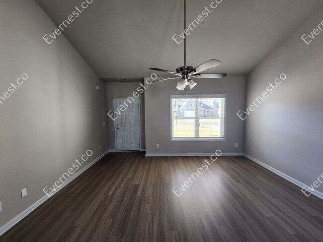 Building Photo - 147 Culver St