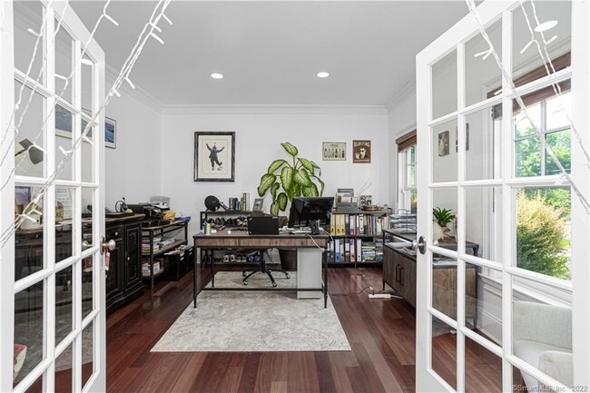 Building Photo - 318 Wilton Rd