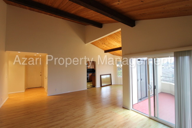 Building Photo - 109 S Lake Merced Hls