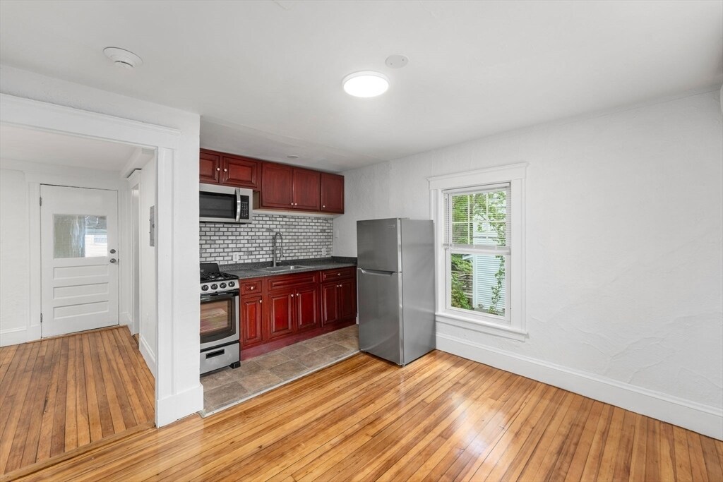 4 Bird St Unit 8, Foxboro, MA 02035 Room for Rent in Foxboro, MA