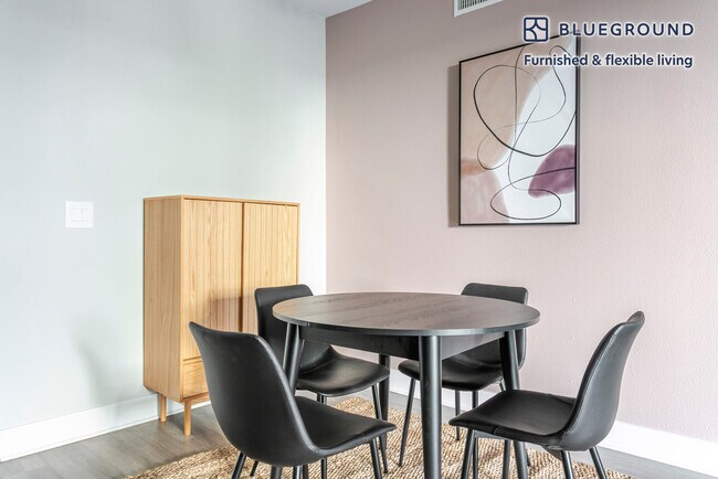 Foto del edificio - 5535 Westlawn Ave