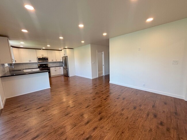 Building Photo - 4 Bedroom home located in beautiful La Habra neighborhood