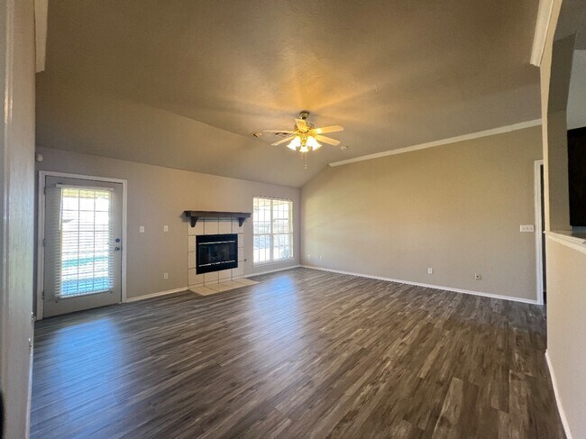 Foto del edificio - 624 Vickery Ave