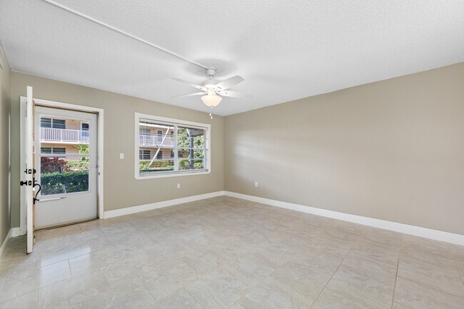 Foto del edificio - 10033 64th Ave N