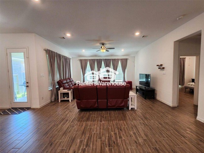 Building Photo - 14007 Hartford Heights Wy