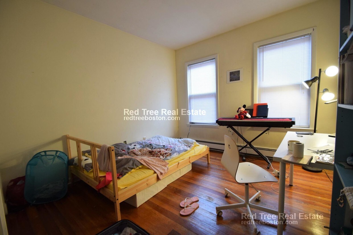 Foto principal - 32 S Huntington Ave