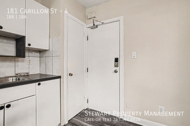 Building Photo - 181 Carillon St