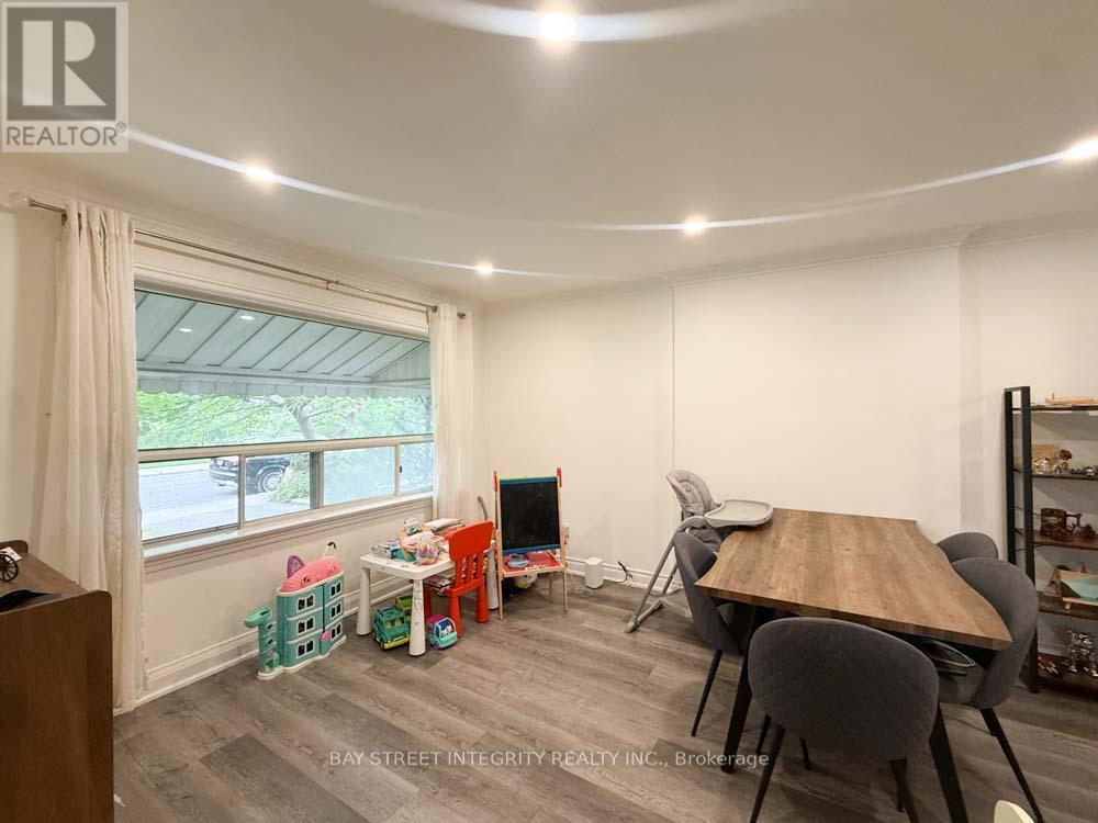 Photo principale - 315 Laird Dr