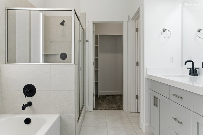 Foto del edificio - 193 300 E