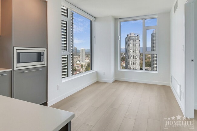 Photo du bâtiment - 2 - Bed + 2 - Bath Apartment for Rent in Surrey!