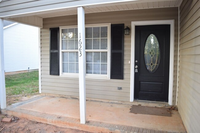Building Photo - 1623 Dendy Ln