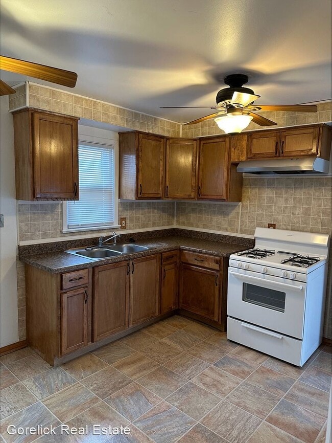 Building Photo - 3 br, 1 bath House - 5446 E. 135th Street