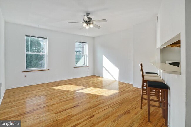 Building Photo - 803 Corinthian Ave
