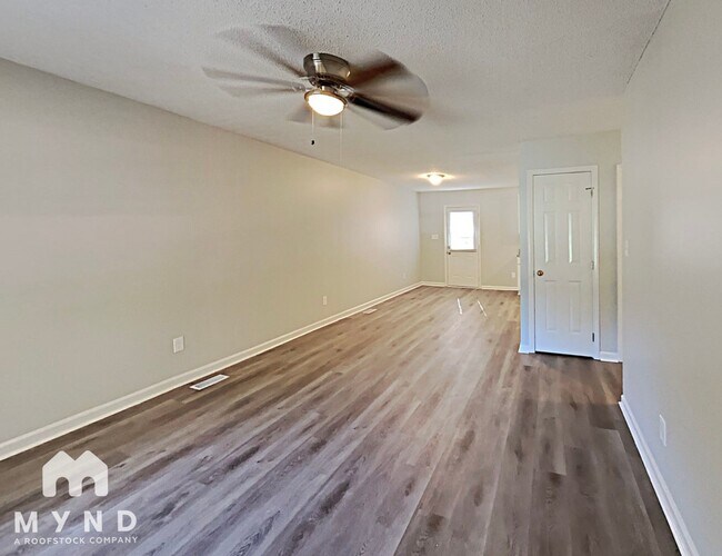 Foto del edificio - 1316 Amber Acres Ln