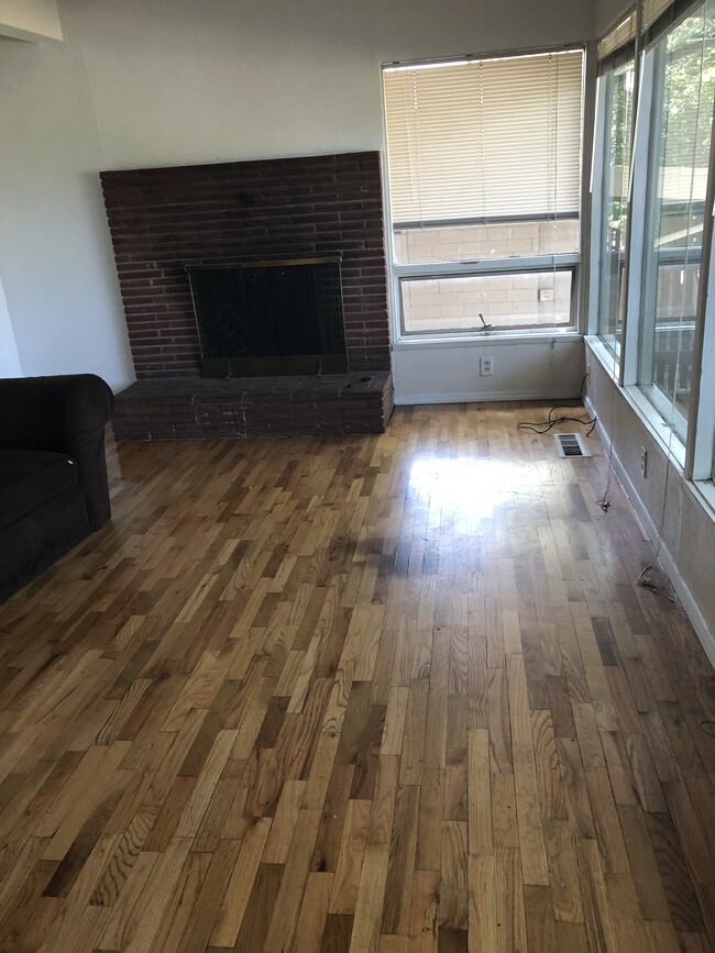 Upstairs living room - 1735 NE Valley Rd