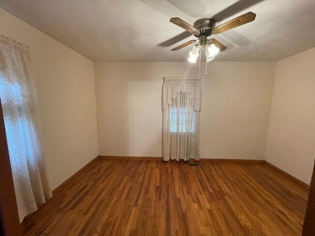 Foto del edificio - 749 W Union Valley Rd
