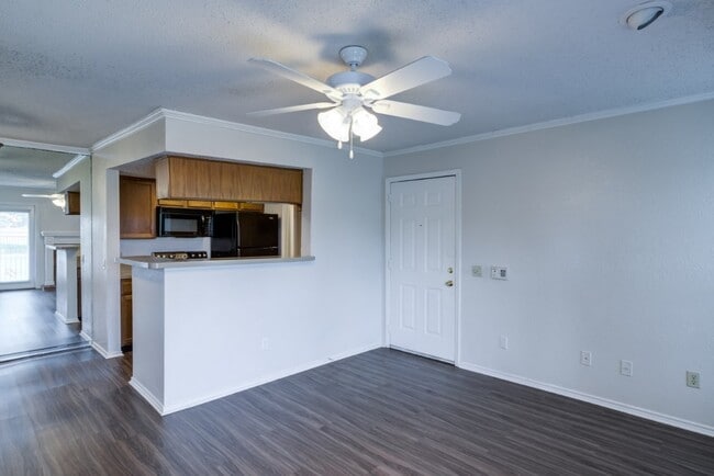 Building Photo - Peppertree Apartment Homes