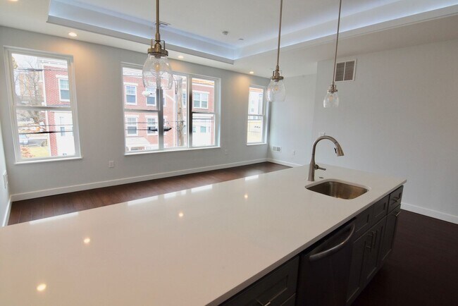 Foto del edificio - 1337 N Franklin St