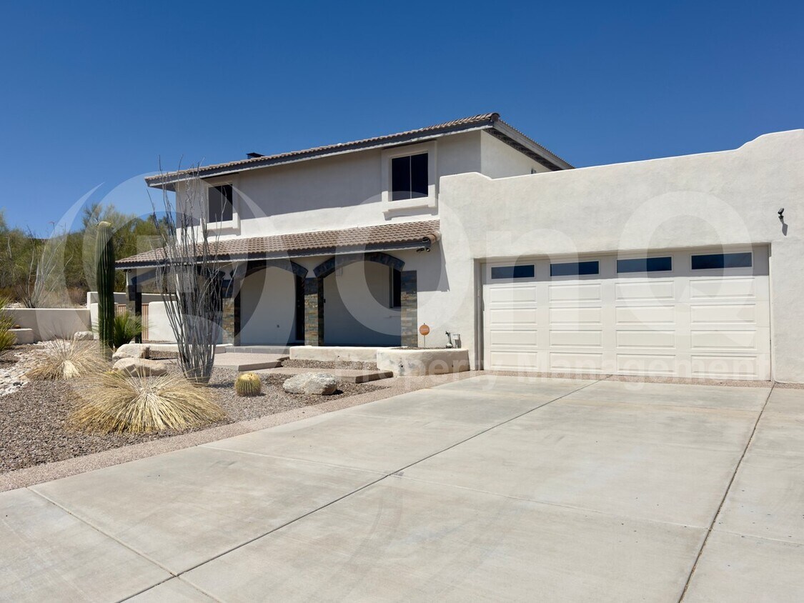 Foto principal - 3700 N San Sebastián Dr