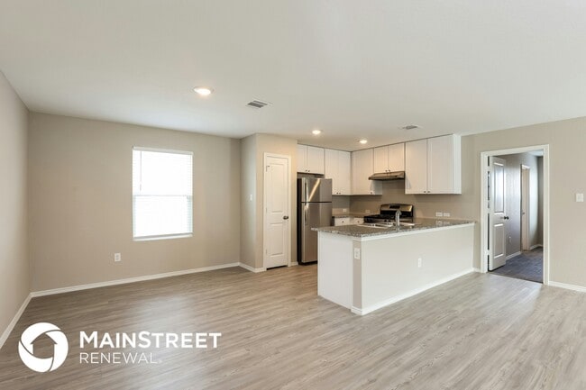 Building Photo - 7246 Meadow Acrs