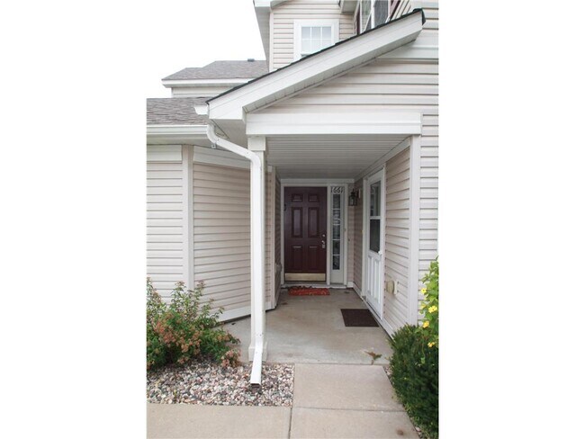 Building Photo - 1661 Countryside Dr