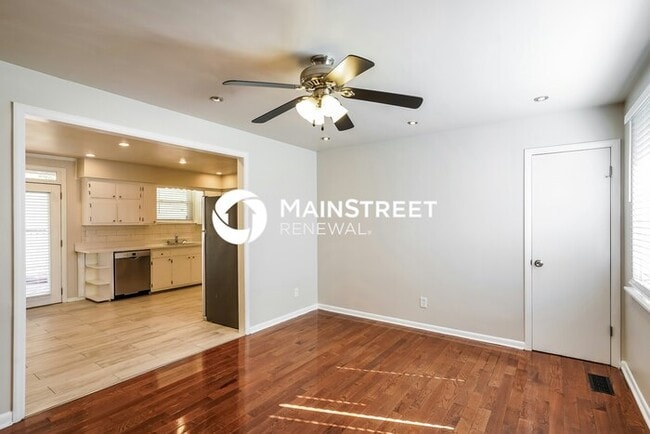Foto del edificio - 4 Bedroom Pet-Friendly Home in NASHVILLE, TN with Main Street Renewal