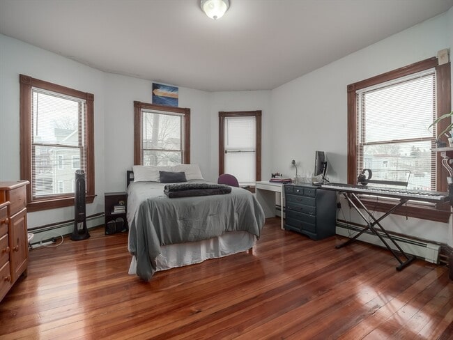 Building Photo - 318 Beacon St