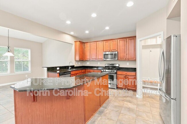 Foto del edificio - 3007 Fallondale Rd
