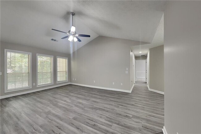 Building Photo - 1621 Omie Way