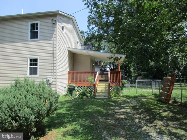 Foto del edificio - 3317 Devonshire Dr