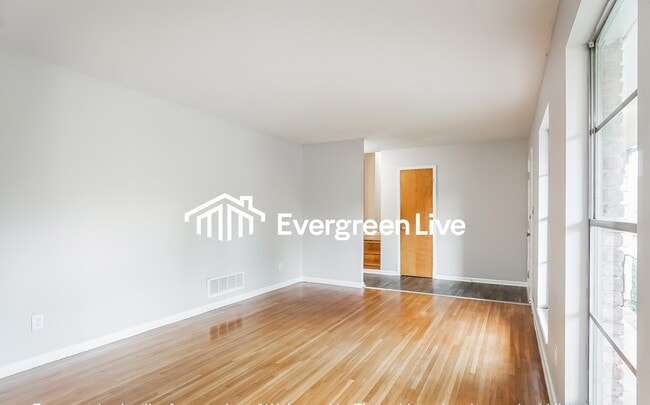 Building Photo - 723 Gramor Dr