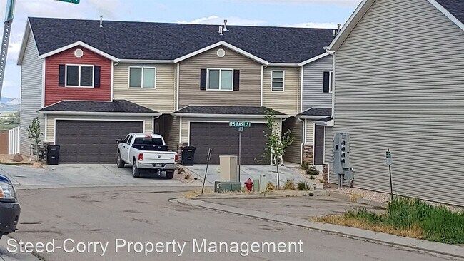 Foto del edificio - 3 br, 2.5 bath House - 3051 N. 275 E.