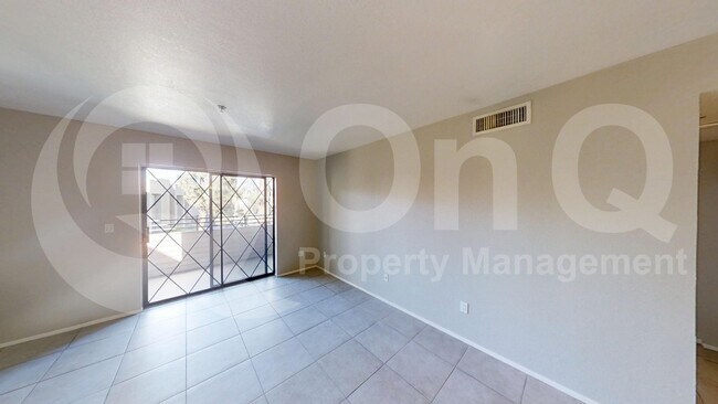 Foto del edificio - 7777 E Main St