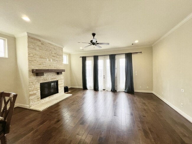 Building Photo - 1315 Asbury St