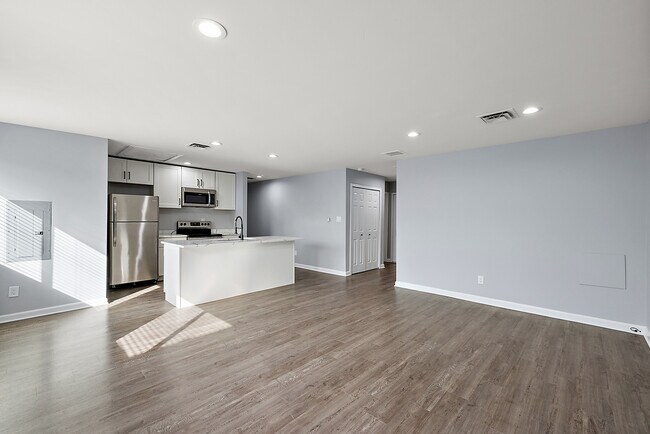 Foto del edificio - 747 W Nine Mile Rd