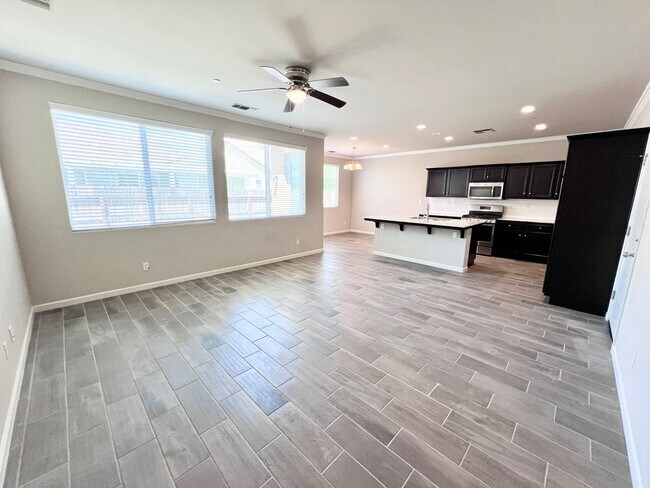 Foto del edificio - $2,400 Ashlan & Leonard, 3 Bedroom Home - ...