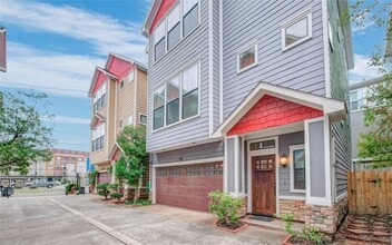 Building Photo - 2414 Charleston St