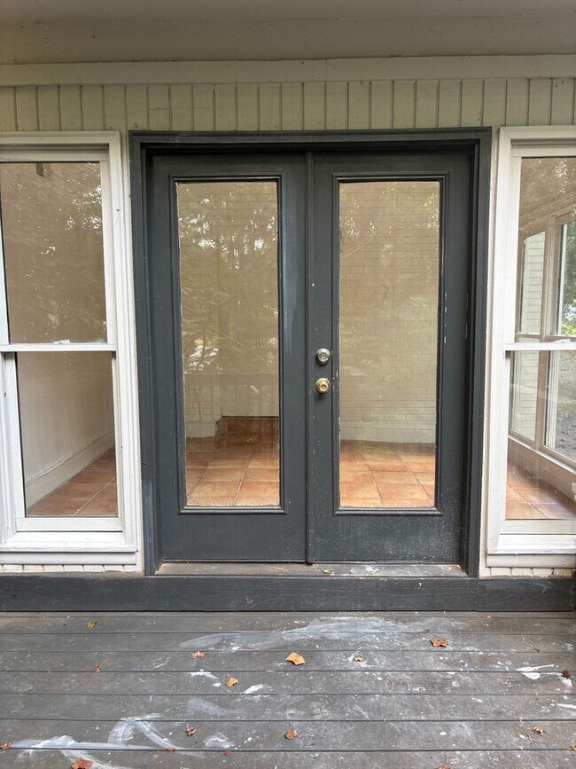 Interior Photo - 219-Hillcrest