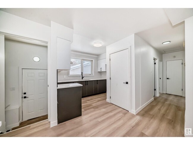 Building Photo - 13215-13135 135 St NW