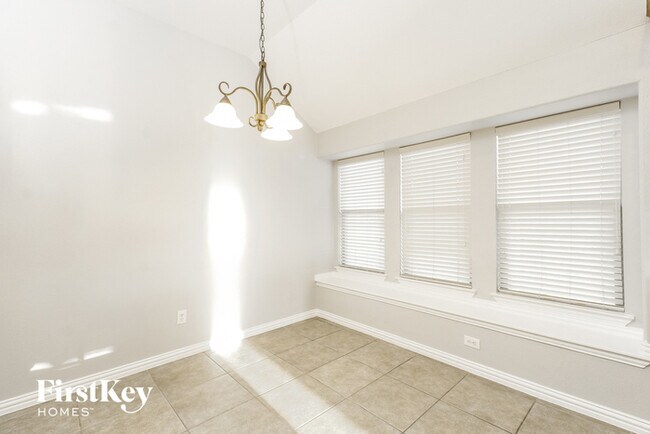 Building Photo - 1601 Lake Pine Dr
