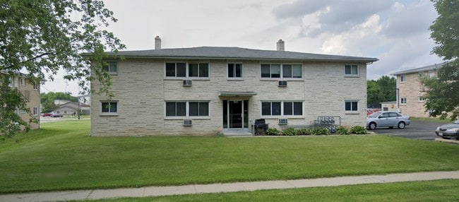 Primary Photo - Parks Edge Apartments