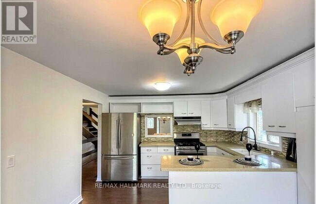 Building Photo - 30 Rosehill Dr